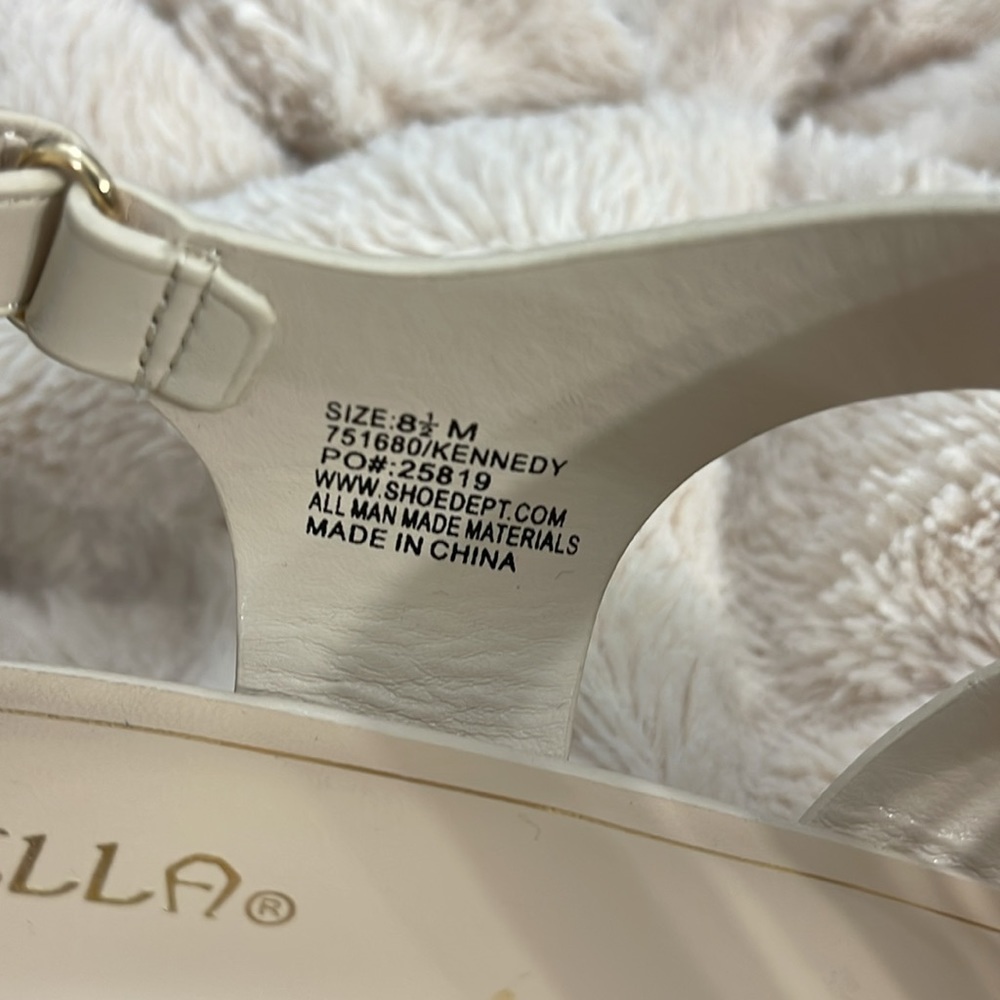 Marbella Cream Strappy Sandals Size 8.5 with Velcro Closure 3 Inch Heel - Picture 8 of 11